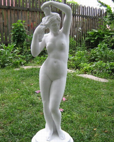 Статуя Афродита - градинска