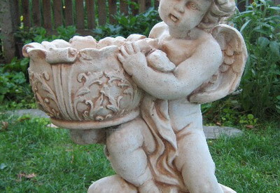 Статуетка Ангелче с кашпа 1