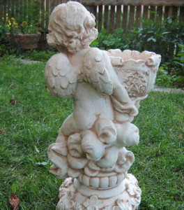 Статуетка Ангелче с кашпа 4